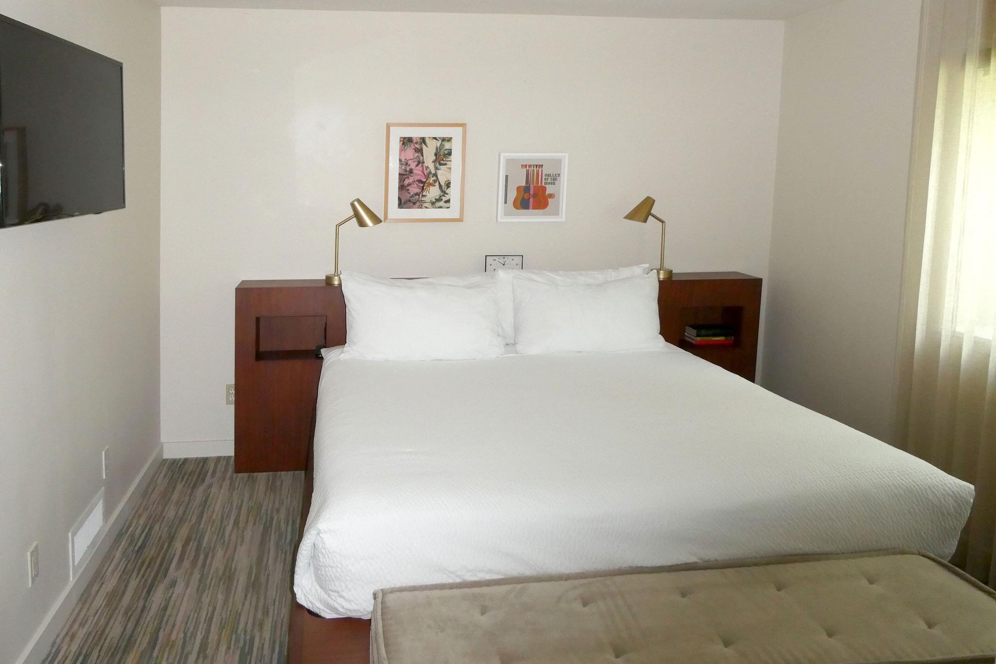 Resort Flamingo & Sonoma, Tapestry By Hilton Santa Rosa