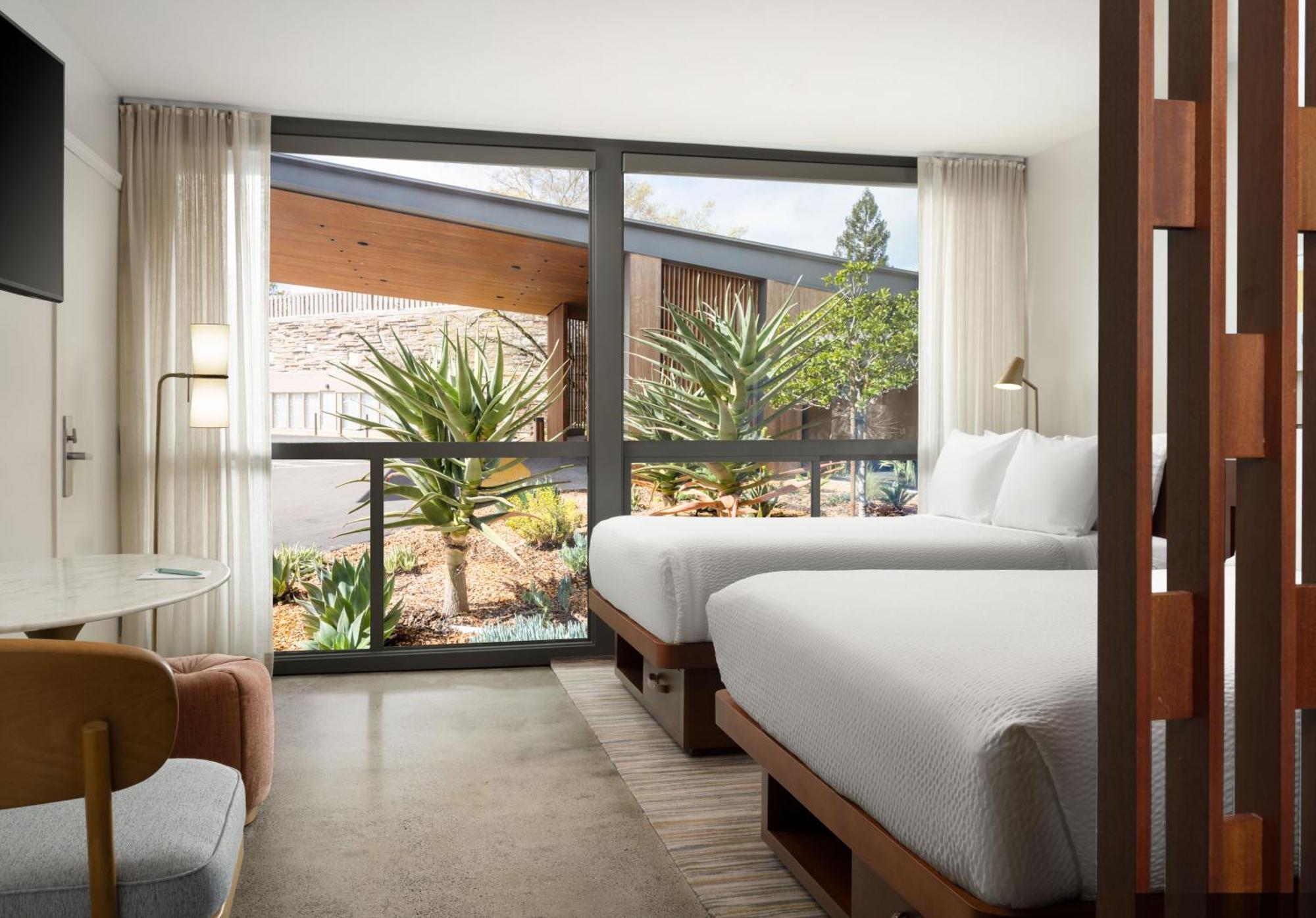 Resort Flamingo & Sonoma, Tapestry By Hilton