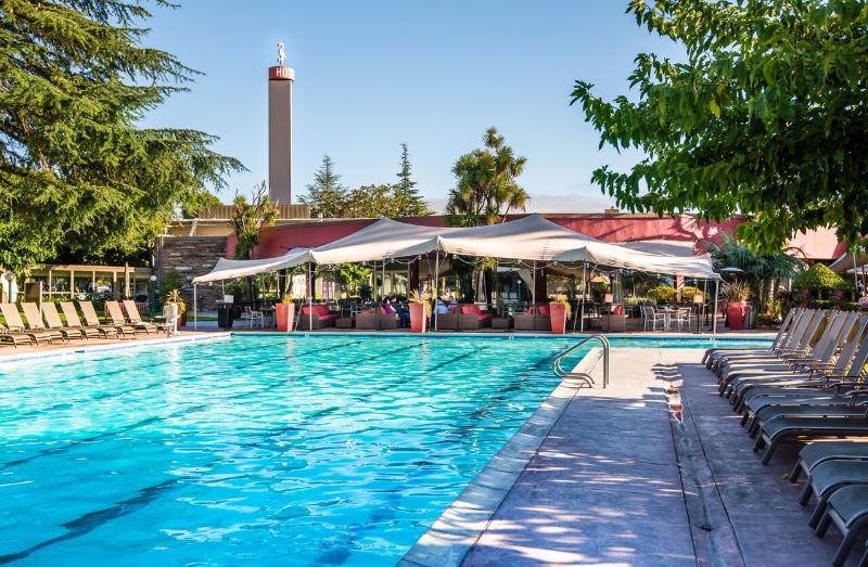 Flamingo 3*